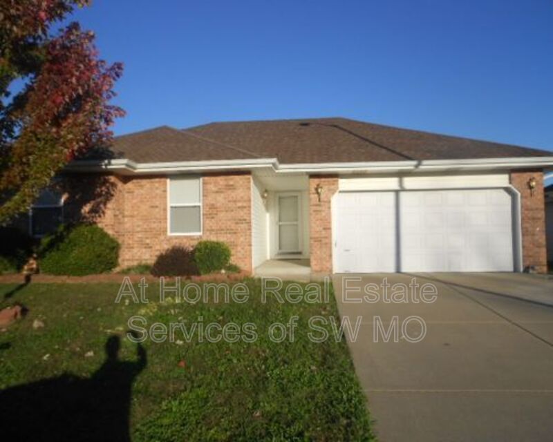 Springfield House: 1122 N O'Hara Ave