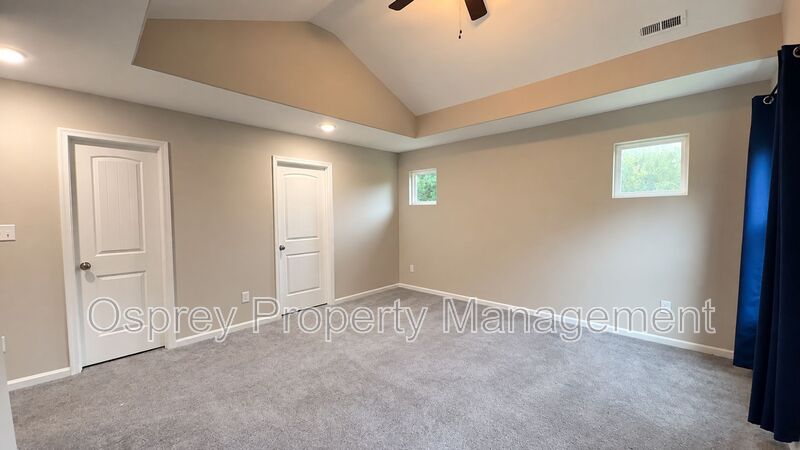 Spacious 4-Bedroom Norfolk Home with 2-Car Garage & Flexible Bonus Space - Photo 16