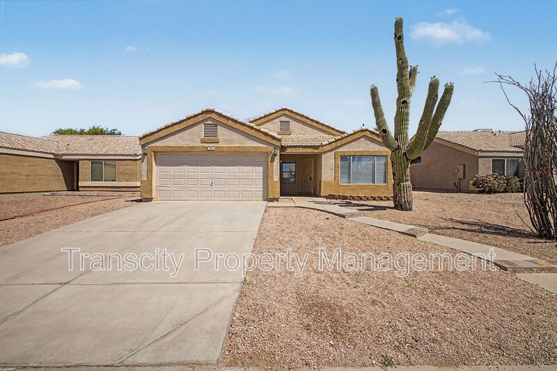 Apache Junction House: 932 W 19th Ave.