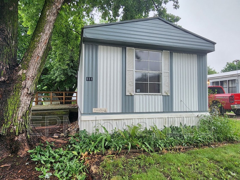 Cedar Falls House: 700 West Ridgeway Avenue Lot 111
