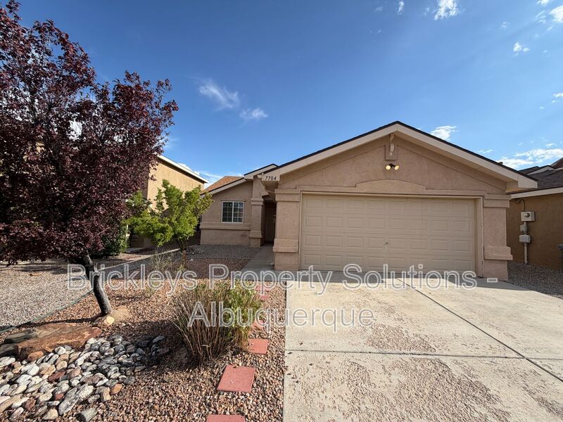 Albuquerque House: 7704 Woodstar Ave NW