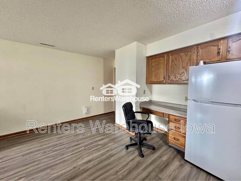 Ankeny Condo: 1115 W 1st Street