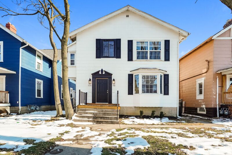 Columbus House: 98-100 N Hague Ave