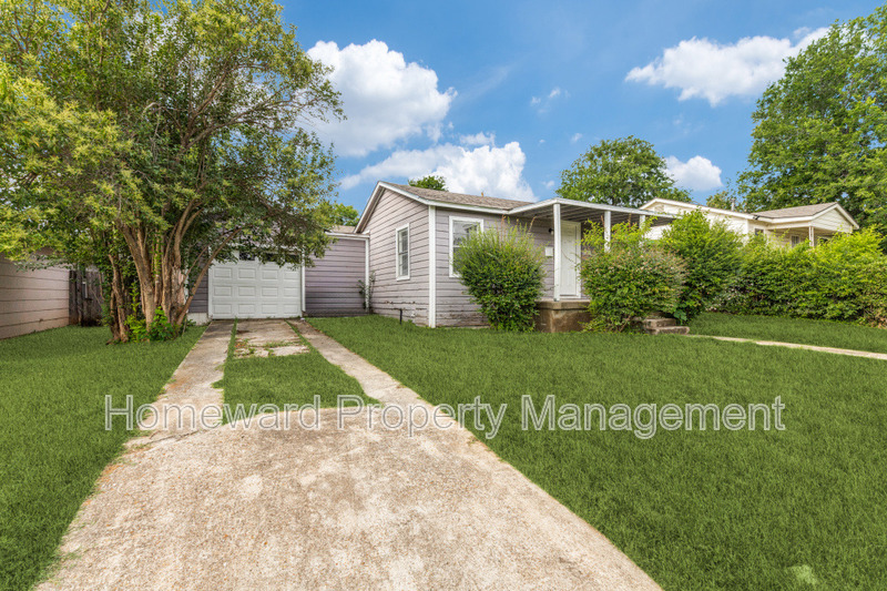 Fort Worth House: 5529 Diaz Avenue