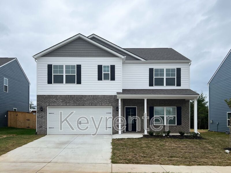 Oak Ridge House: 125 Summit Ridge Ln.