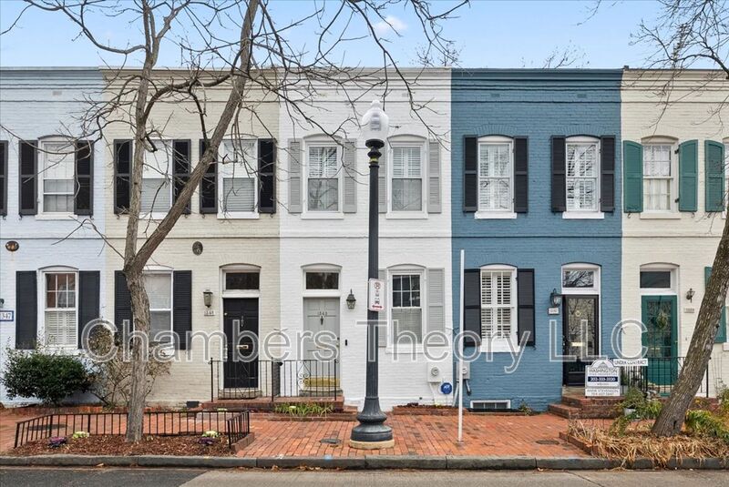 Washington House: 1343 28Th St NW