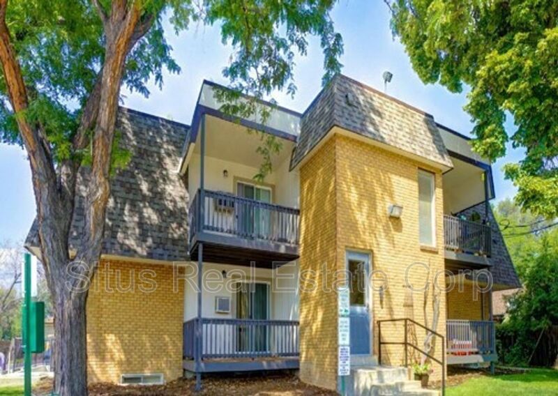 Lakewood House: 1330 Zephyr St.
