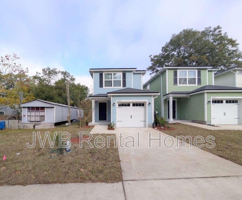 Jacksonville House: 8825 Free Ave