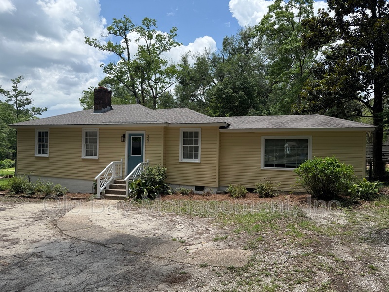 Mobile House: 251 Azalea Cir W