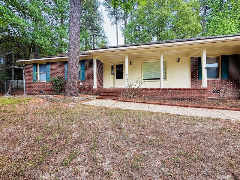 Fayetteville House: 2958 Walden Rd