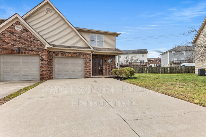 Nicholasville House: 136 Lowell Court