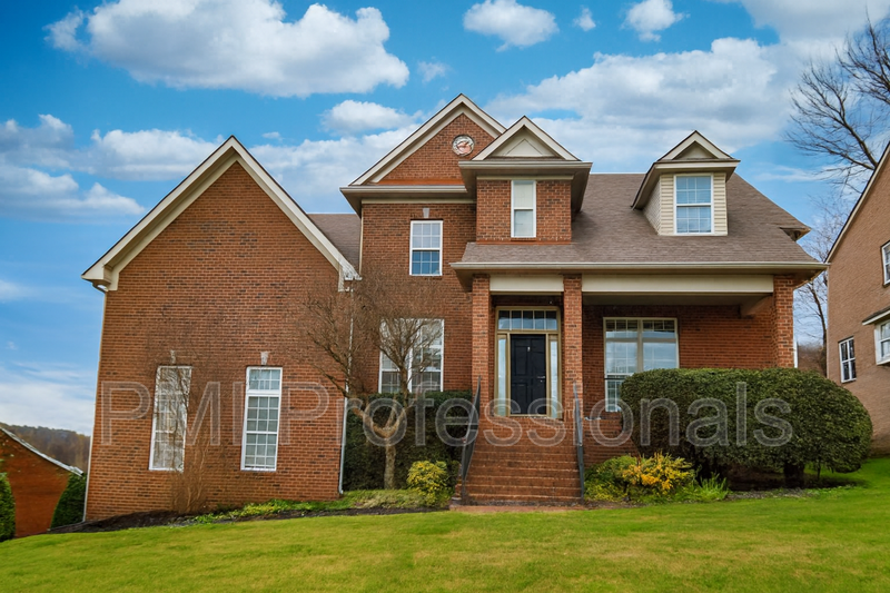 Brentwood House: 315 Shadow Creek Dr