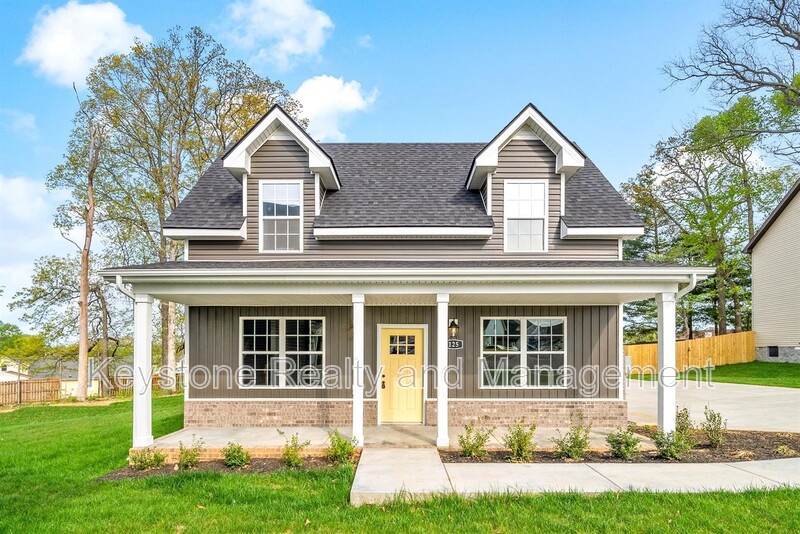 Clarksville House: 125 Roadrunner Court