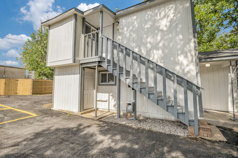 Arlington Condo: 905 West Abram Street - 6