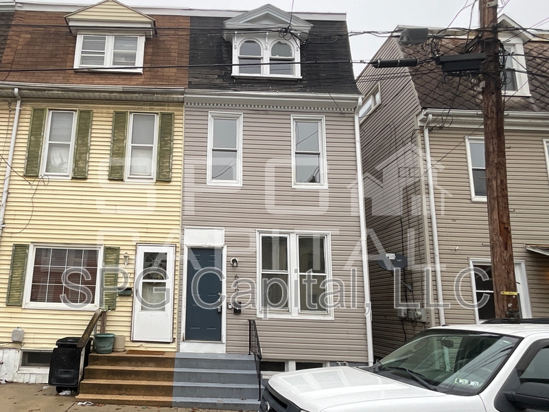 York House: 649 West College Avenue