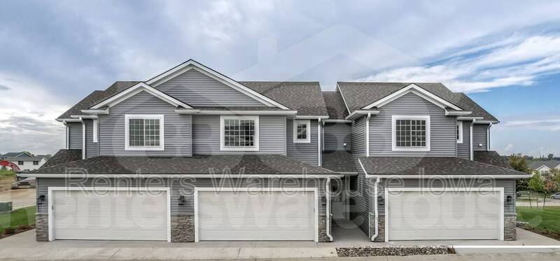 Des Moines Townhome: 7000 Lake Hill Drive