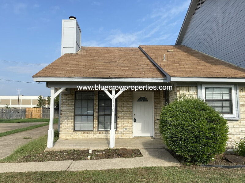 Grapevine Condo: 2110 Stone Moss Lane