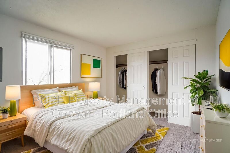 Portland Condo: 14136 NE Sandy Blvd