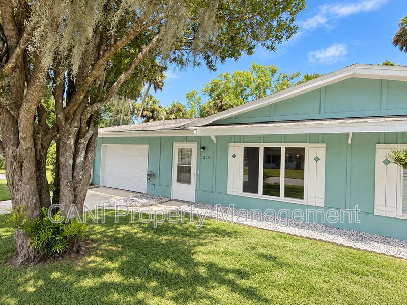 New Smyrna Beach House: 23 Country Club Drive