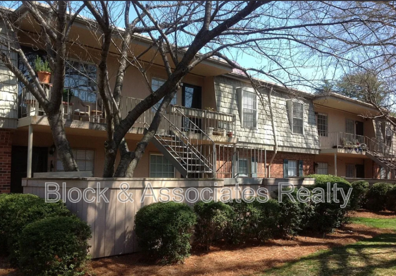 Winston-Salem House: 3820-K Country Club Road