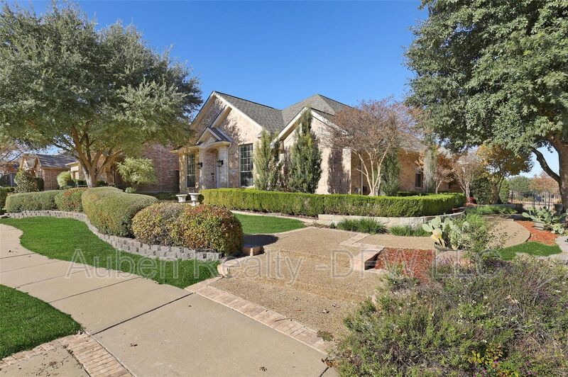 Frisco House: 11086 Mansfield Drive