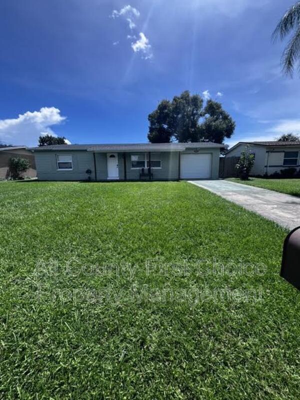 St Petersburg House: 5758 57th Ave N