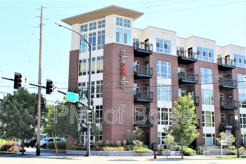 Boise Townhome: 412 S 13th St