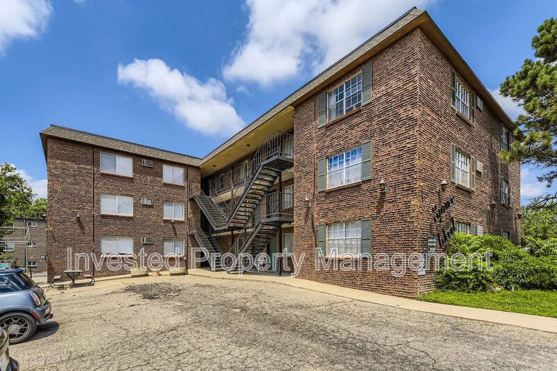 Englewood Condo: 3305 S Clarkson St