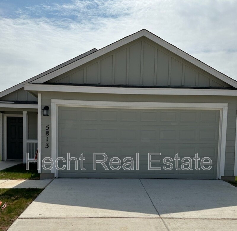 Seguin House: 5813 Texas Spur