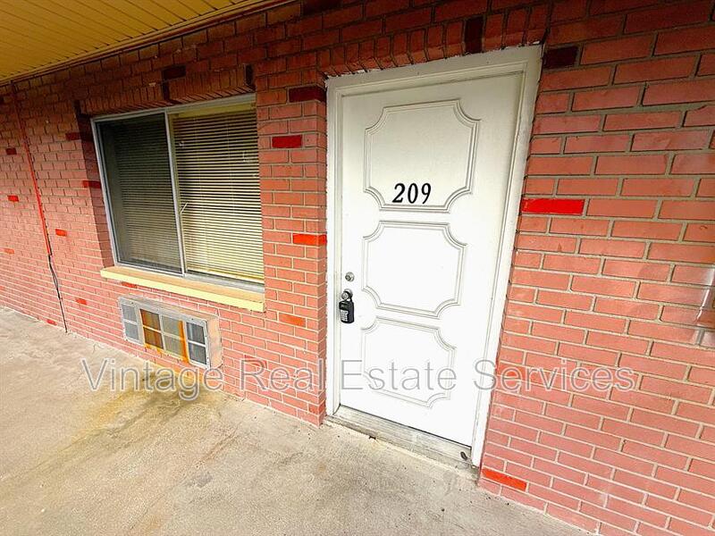 St. Petersburg Apartment: 3301 58th Ave S
