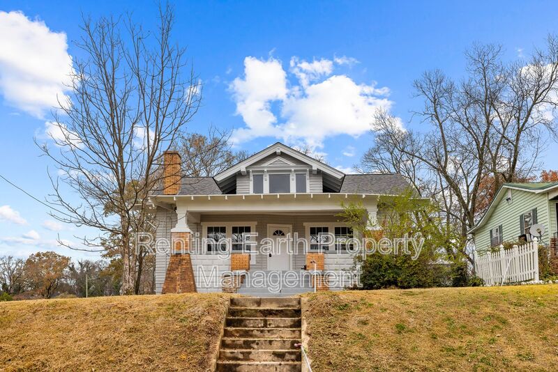 Birmingham House: 2204 28th Street West