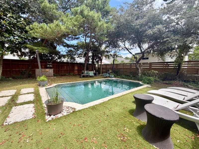 Santa Rosa Beach House: 53 Maple Street