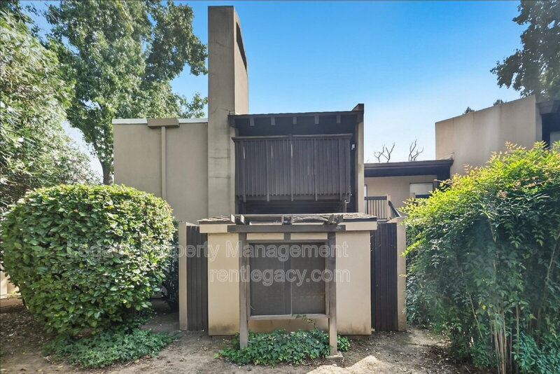 Sacramento Condo: 2208 Woodside Ln