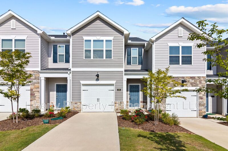 Sanford Townhome: 176 Starlight St