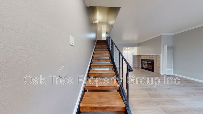 Petaluma House: 418 6th St