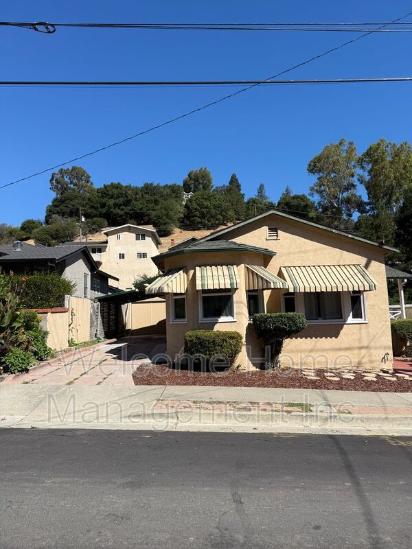 Martinez House: 25 Arreba St