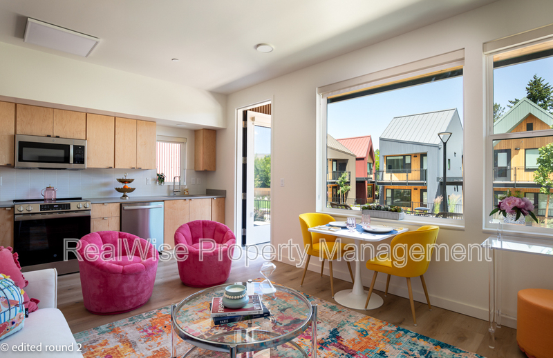 Ashland House: 168 Garfield St