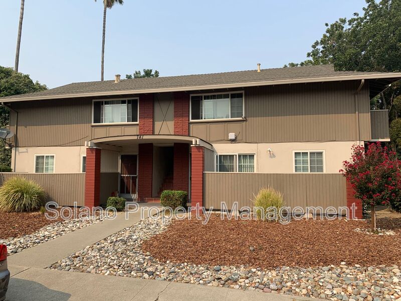 Vacaville House: 741 Alamo Dr.