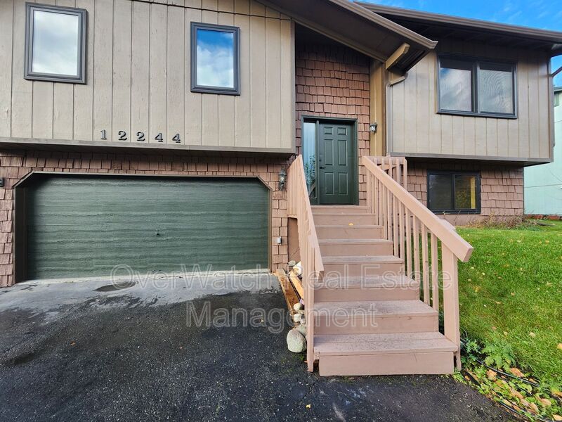 Eagle River House: 12244 Breckenridge Drive