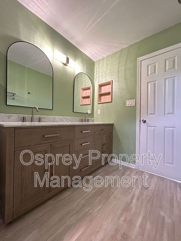 Spacious & Updated 4-Bedroom Gem in the Heart of Chesapeake! – ASK ABOUT OUR ZERO DEPOSIT! - Photo 14