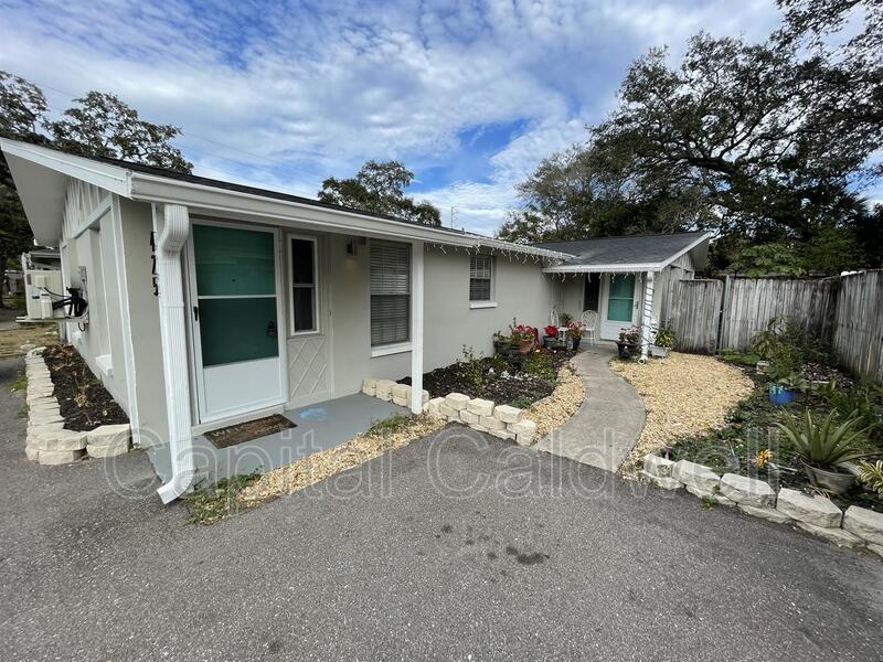Dunedin House: 425 Milwaukee Ave