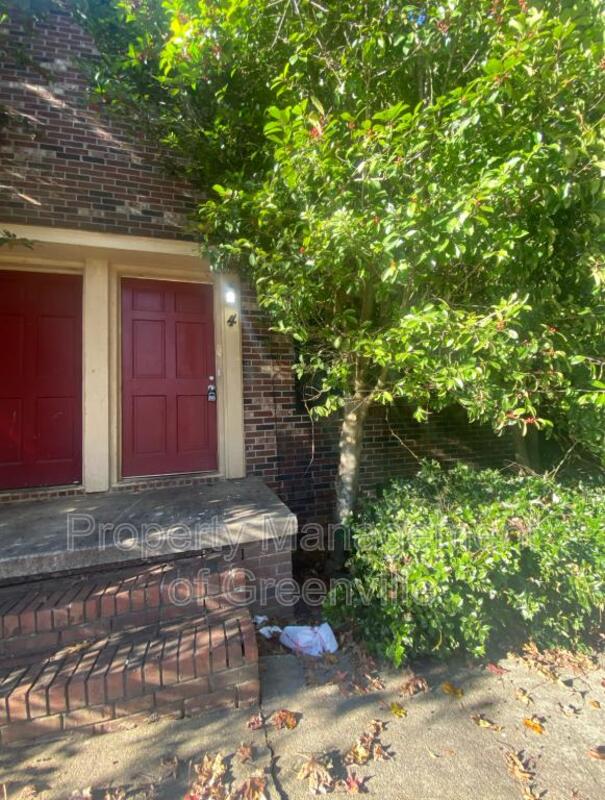 Greenville House: 220 Piney Mountain Road