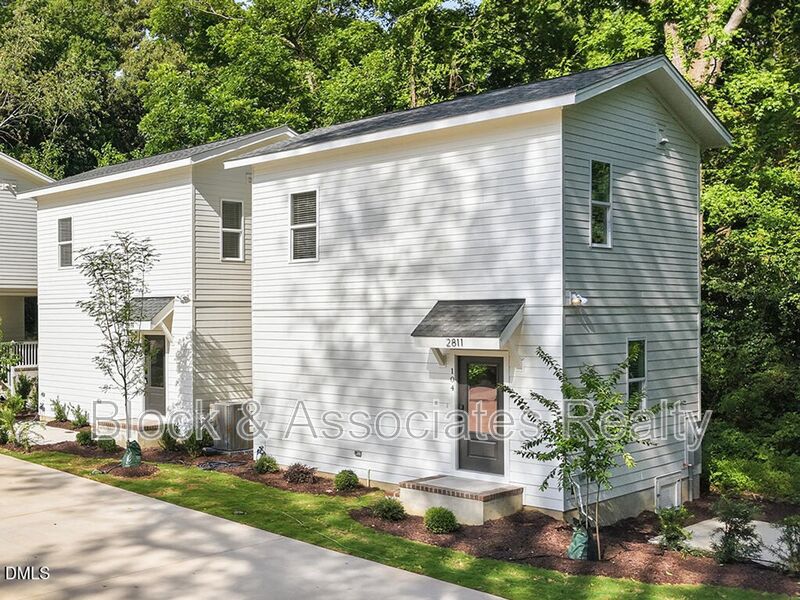 Raleigh House: 2813-103 Wilcox Place