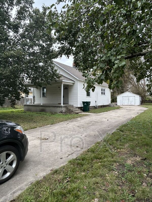 Pittsburg House: 301 E Granby