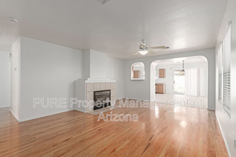 Mesa House: 8132 E Onza Ave