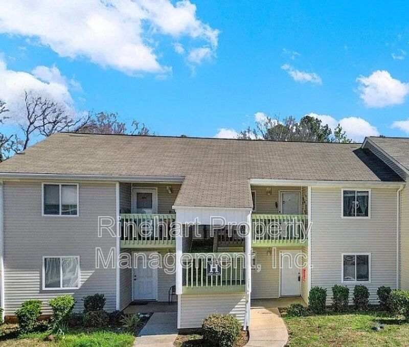 Rock Hill House: 1642 Eagles Place