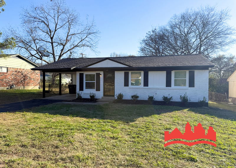 Memphis House: 271 W Levi Rd