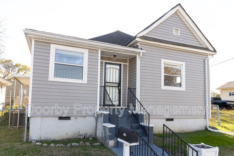 Chattanooga House: 1908 Cleveland Ave