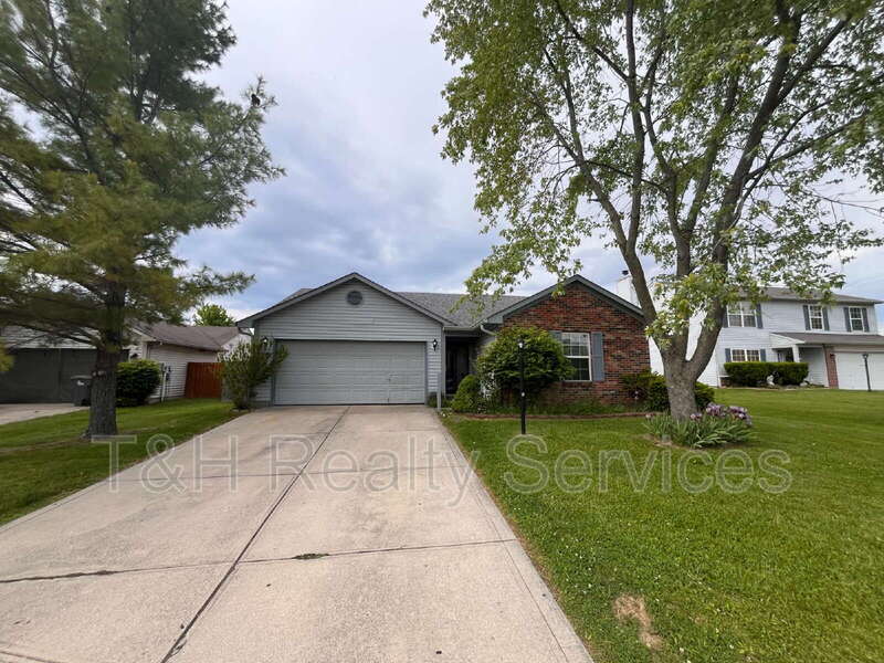 Indianapolis House: 11320 Shady Hollow Lane