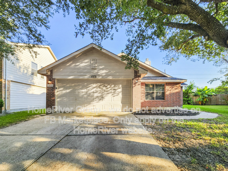 Baytown House: 10606 Gold Finch Rd